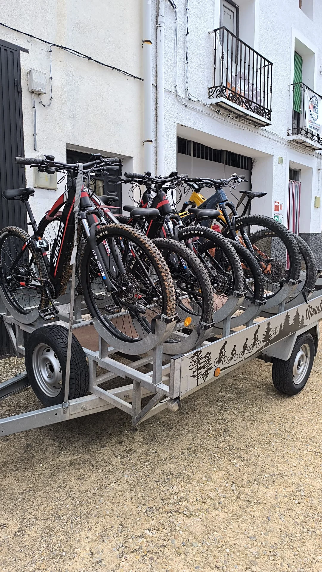 Apoyo logístico Cañibike — transporte de equipaje en la Serranía de Cuenca