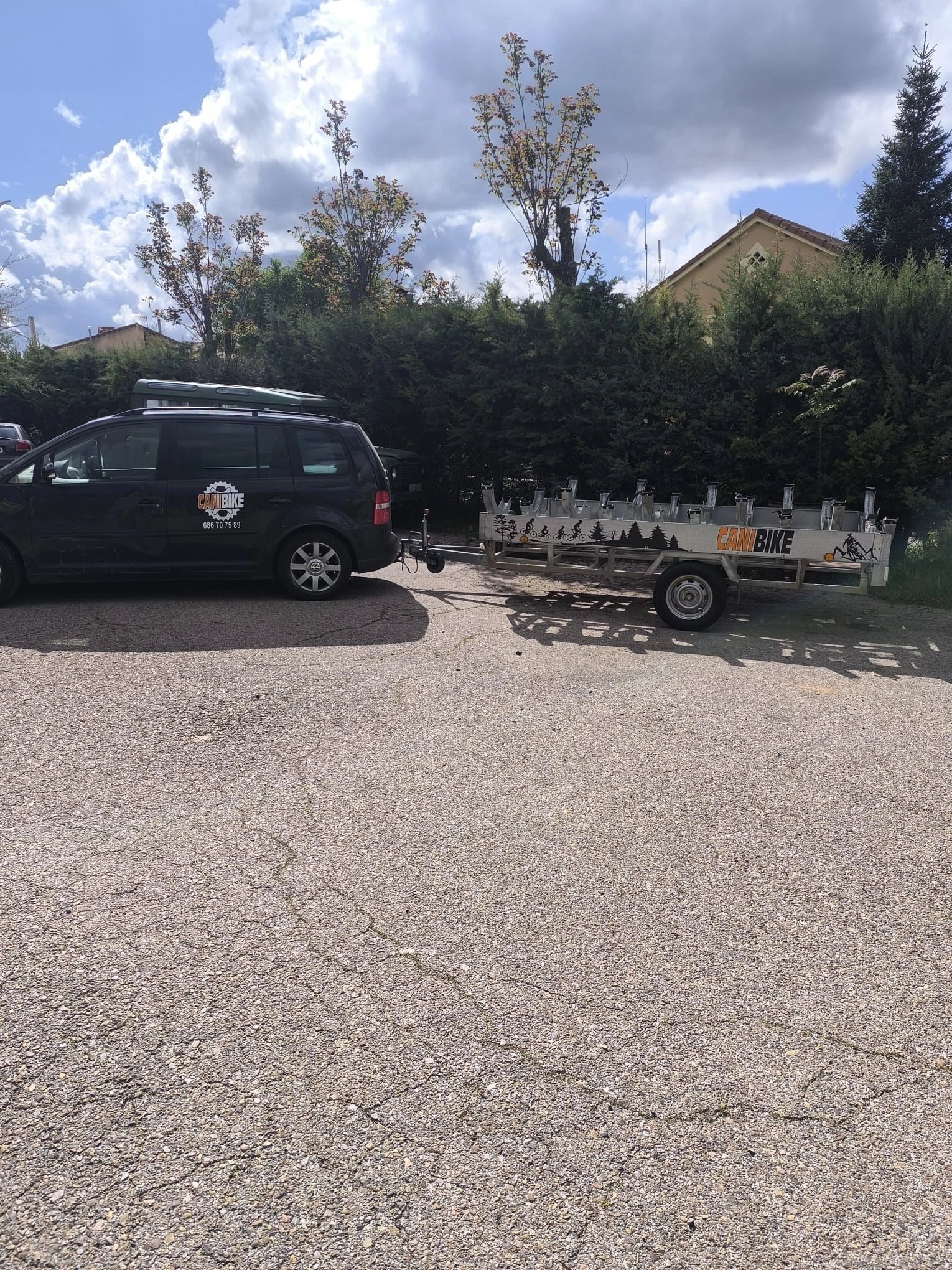 Transporte de bicicletas entre etapas en rutas ciclistas por Cuenca