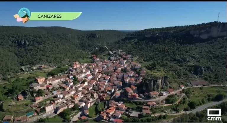 Imagen panorámica del pueblo de Cañizares - Medios