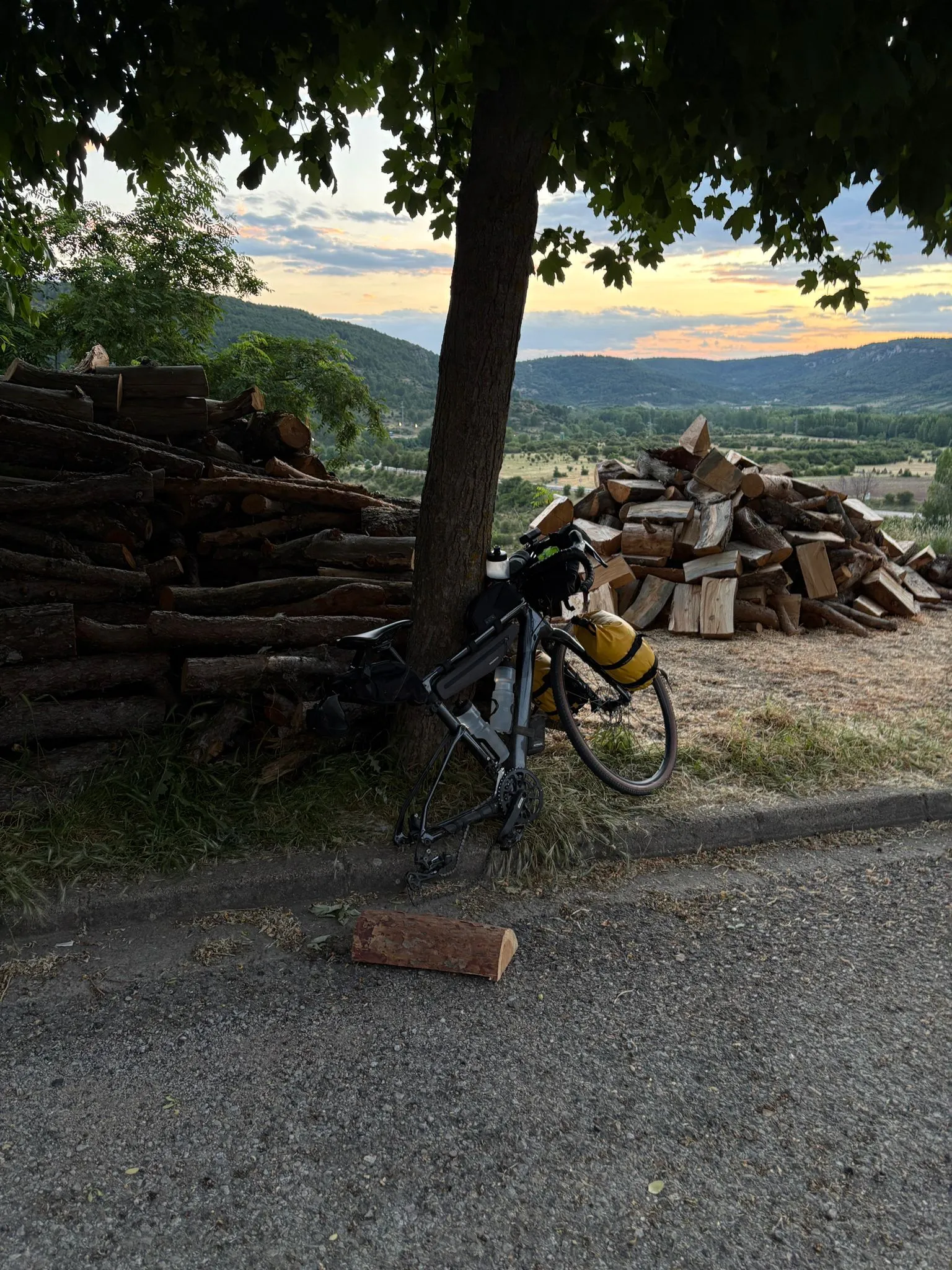 Bicicletas gravel en la Serranía de Cuenca durante la ruta Montañas Vacías